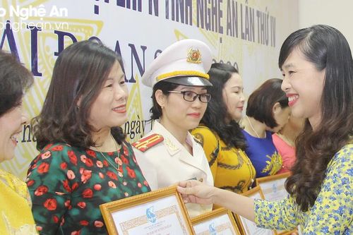 Để phụ nữ cống hiến, hưởng thụ đúng năng lực