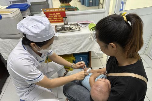 TP Hồ Chí Minh: Trên 2.000 trẻ đã được tiêm vaccine 5 trong 1 miễn phí