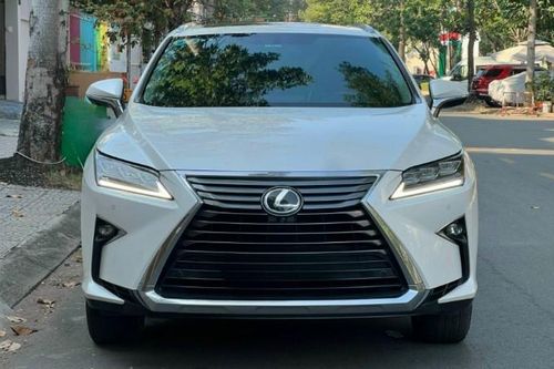 SUV hạng sang Lexus RX350 lăn bánh 60.000 km được chào bán với giá 'lỗ' khó tin