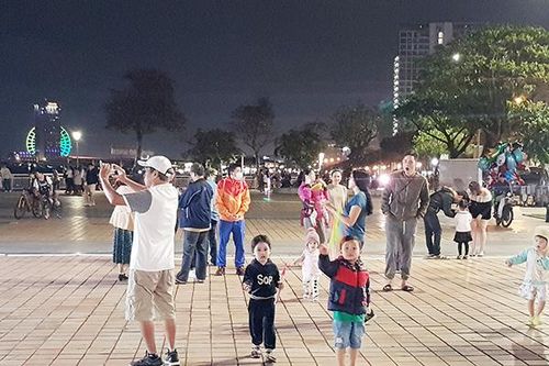 Đà Nẵng: Thí điểm phố đi bộ Bạch Đằng trong quý I/2024