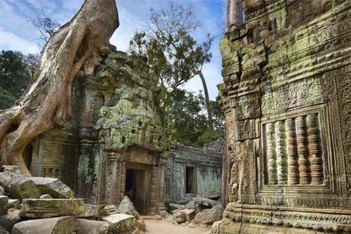 Campuchia: 6 báu vật sa thạch lộ diện ở nơi bất ngờ