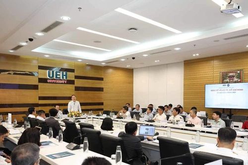 Kinh tế TPHCM dự báo hồi phục mạnh từ quý II, GRDP năm 2024 đạt 8%