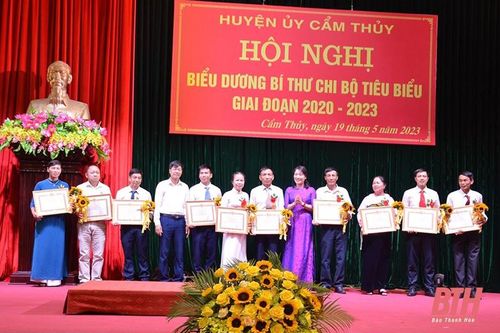 Lan tỏa phong trào học tập và làm theo Bác ở huyện Cẩm Thủy