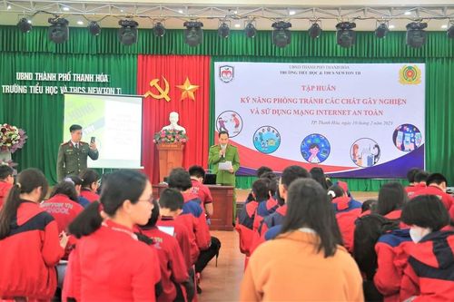Trau dồi kỹ năng sử dụng mạng xã hội cho học sinh, giáo viên