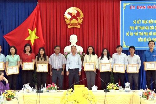 UBND TP. Châu Đốc sơ kết thực hiện các đề án hỗ trợ phụ nữ