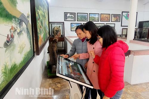 Tham quan bảo tàng 'online'
