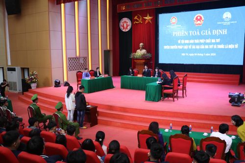 Phiên tòa giả định phòng chống mua bán trái phép chất ma túy cho học sinh