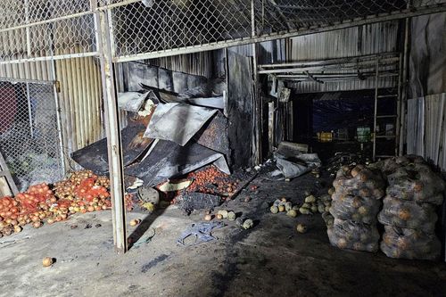 Cháy 2 gian hàng tại chợ Túc Duyên