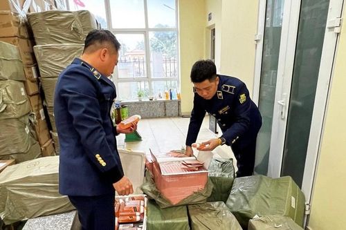 Quản lý thị trường Hà Nội: Tạm giữ gần 20.000 sản phẩm mỹ phẩm không rõ nguồn gốc xuất