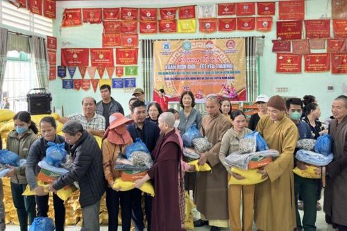 Quảng Nam: Phân ban Phật tử dân tộc tỉnh tổ chức 'Xuân biên giới - Tết yêu thương'