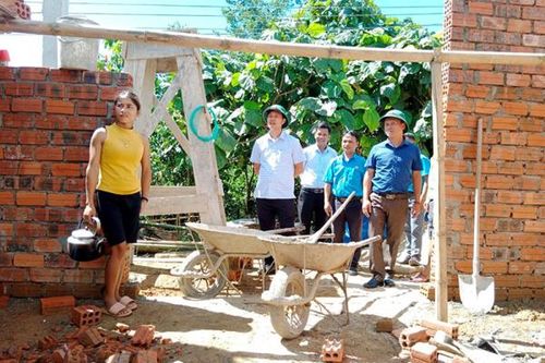 Nỗ lực giúp đồng bào xóa nhà tạm để ổn định cuộc sống