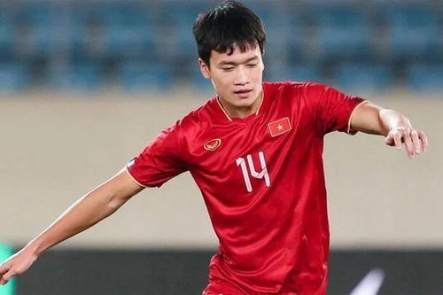 Hoàng Đức bị HLV Troussier loại ở phút 89