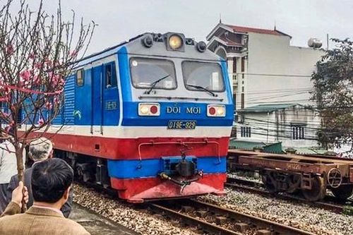 Đường sắt tăng chuyến dịp Tết Nguyên đán 2024, cảnh báo người dân không mua vé tàu qua cò mồi, chợ đen