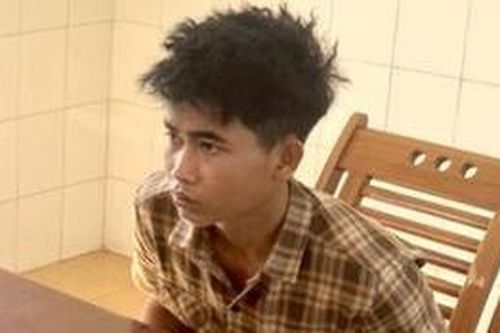 Đi nhậu về, dùng rựa chém cha dượng tử vong vì mâu thuẫn