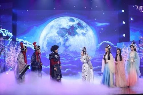 Việt Hương, Cẩm Ly góp mặt trong 'Táo Xuân Tết Giáp Thìn 2024'