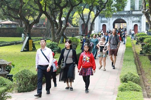 Hà Nội thuộc tốp dẫn đầu lượng du khách trong Tết Dương lịch