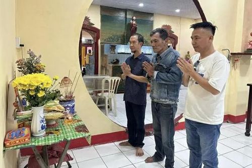 Đến viếng đồng nghiệp 'Biệt động Sài Gòn' vừa qua đời, Thương Tín có lời nhắn nhủ xót xa
