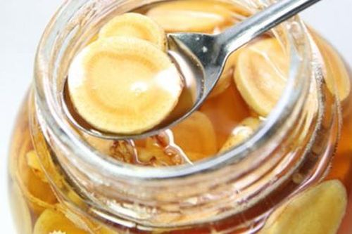 Dùng mật ong ngâm sâm, uống theo cách này còn tốt hơn thuốc bổ, về già không lo bệnh tật!