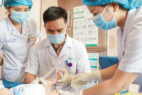Bé gái vừa sinh đã mắc bệnh ly thượng bì bọng nước hiếm gặp: Ai không nên sinh con?