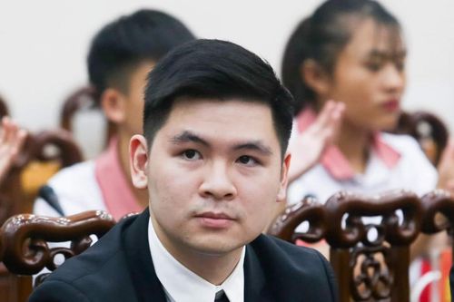 Con trai 'bầu' Hiển làm chủ tịch công ty chủ quản Hà Nội FC