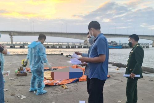 Phát hiện một thi thể trôi dạt trên biển