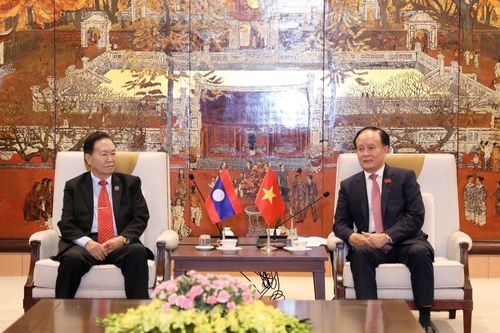 Chủ tịch HĐND Thành phố Hà Nội tiếp đón Đoàn đại biểu Quốc hội Lào