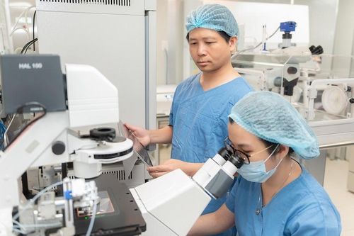 Tăng cơ hội cho người hiếm muộn nhờ đông lạnh phôi bằng kỹ thuật 'thủy tinh hóa' Cryotec RtU