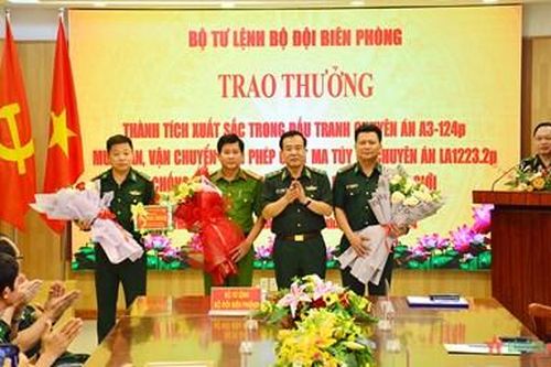 Bộ đội Biên phòng khen thưởng đột xuất các tập thể, cá nhân xuất sắc