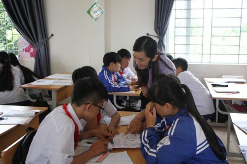 Công nghệ số khuấy động không khí lớp học