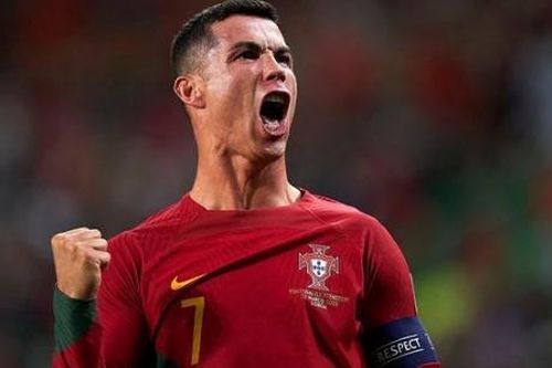 Huấn luyện viên đội tuyển Bồ Đào Nha kinh ngạc về C.Ronaldo