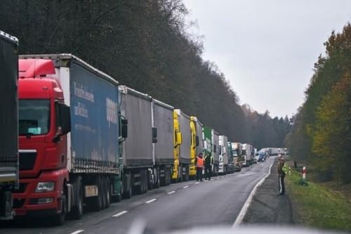Góc khuất trong 'mối tình' Ukraine-Ba Lan: Xung đột lợi ích và cuộc phong tỏa biên giới không hồi kết làm khó tân Thủ tướng Tusk