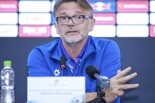 HLV Troussier: 'Tôi tin tưởng vào các cầu thủ, vì họ nỗ lực hết sức mỗi ngày'