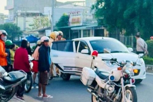 Gia Lai: Cảnh sát giao thông kịp thời giúp sản phụ 'vượt cạn' an toàn