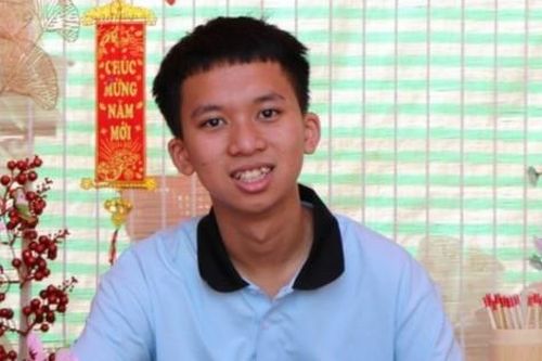 Cậu học trò nghèo say mê toán học trở thành thủ khoa Toán-Tin
