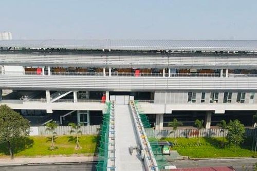Cận cảnh cầu vượt bộ hành kết nối tuyến metro số 1 TPHCM đang dần hoàn thiện