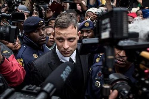 'Người không chân' Oscar Pistorius được ân xá sau 11 năm ngồi tù vì giết bạn gái