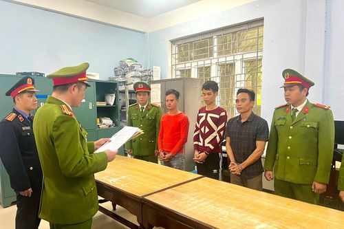 Khởi tố ba đối tượng lừa đảo 41 tấn thóc