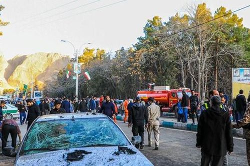 IS nhận trách nhiệm vụ đánh bom gần mộ tướng Iran khiến hơn 100 người chết
