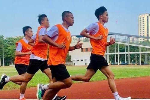 100% các trọng tài giải ngoài chuyên nghiệp đạt bài kiểm tra luật