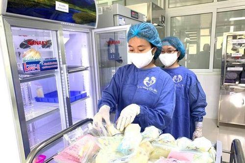 Quảng Ninh triển khai nhiều chương trình CSSKSS toàn diện cho phụ nữ và trẻ em