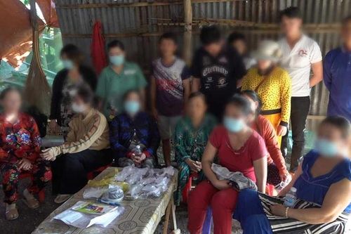 Triệt xóa điểm lắc tài xỉu ăn thua bằng tiền có nhiều 'quý bà' tham gia
