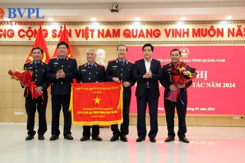 VKSND tỉnh Quảng Nam đón nhận Cờ thi đua Chính phủ