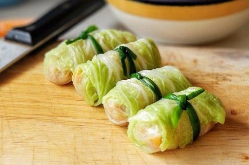 Tối nay ăn gì: Đừng luộc cải bắp nữa, nấu cùng với cái này đảm bảo ai cũng thích mê