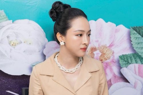 Hoa hậu Hoa hậu Trương Hồ Phương Nga xúc động khi casting nhân vật cho 'Chuyến xe nhan sắc'