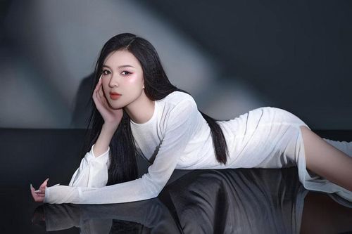 Hot girl Đắk Lắk sở hữu ngoại hình gợi cảm 'đốn tim' cánh mày râu