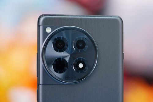 Smartphone cấu hình 'khủng', pin 'trâu', sạc 100W, giá rẻ bất ngờ
