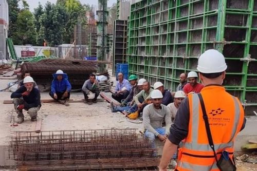 Doanh nghiệp chưa được tuyển lao động Việt Nam sang Israel làm việc