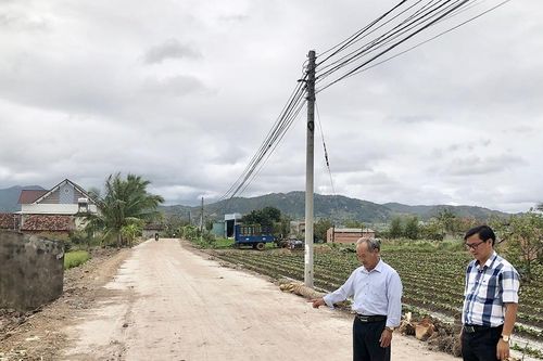 Phú Thiện huy động sức dân làm đường giao thông nông thôn