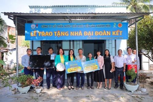 Công ty Cổ phần Nước giải khát Yến sào Khánh Hòa: Tặng 3 căn nhà đại đoàn kết cho người nghèo