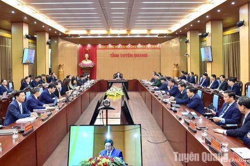 Hội nghị tổng kết nhiệm vụ năm 2023, triển khai nhiệm vụ năm 2024 của Chính phủ và chính quyền địa phương